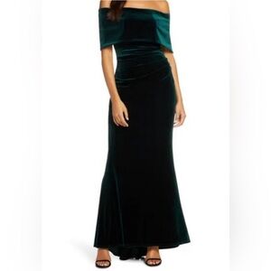 Vince Camuto green velvet gown size 8